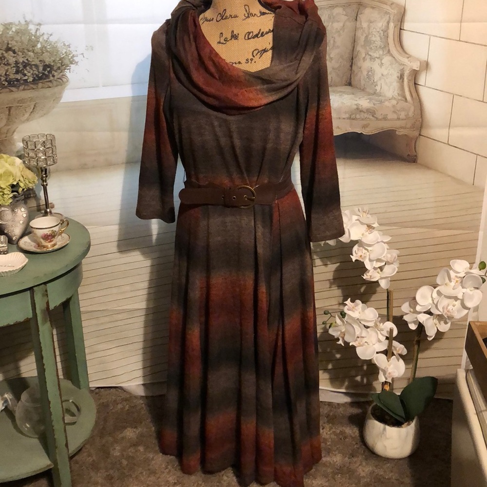 NWOT Signature by Robbie Bee long sleeve dress